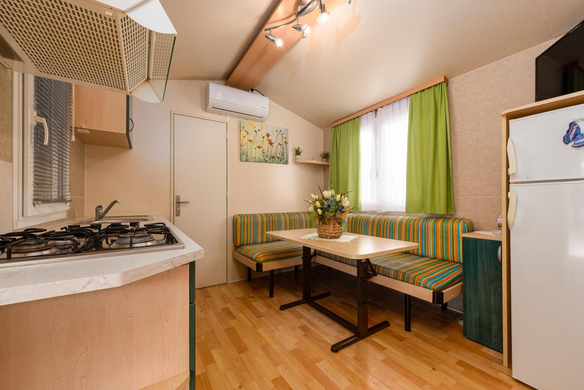 Camp Mrkva Mobile Homes With Pool Sukosan Room photo