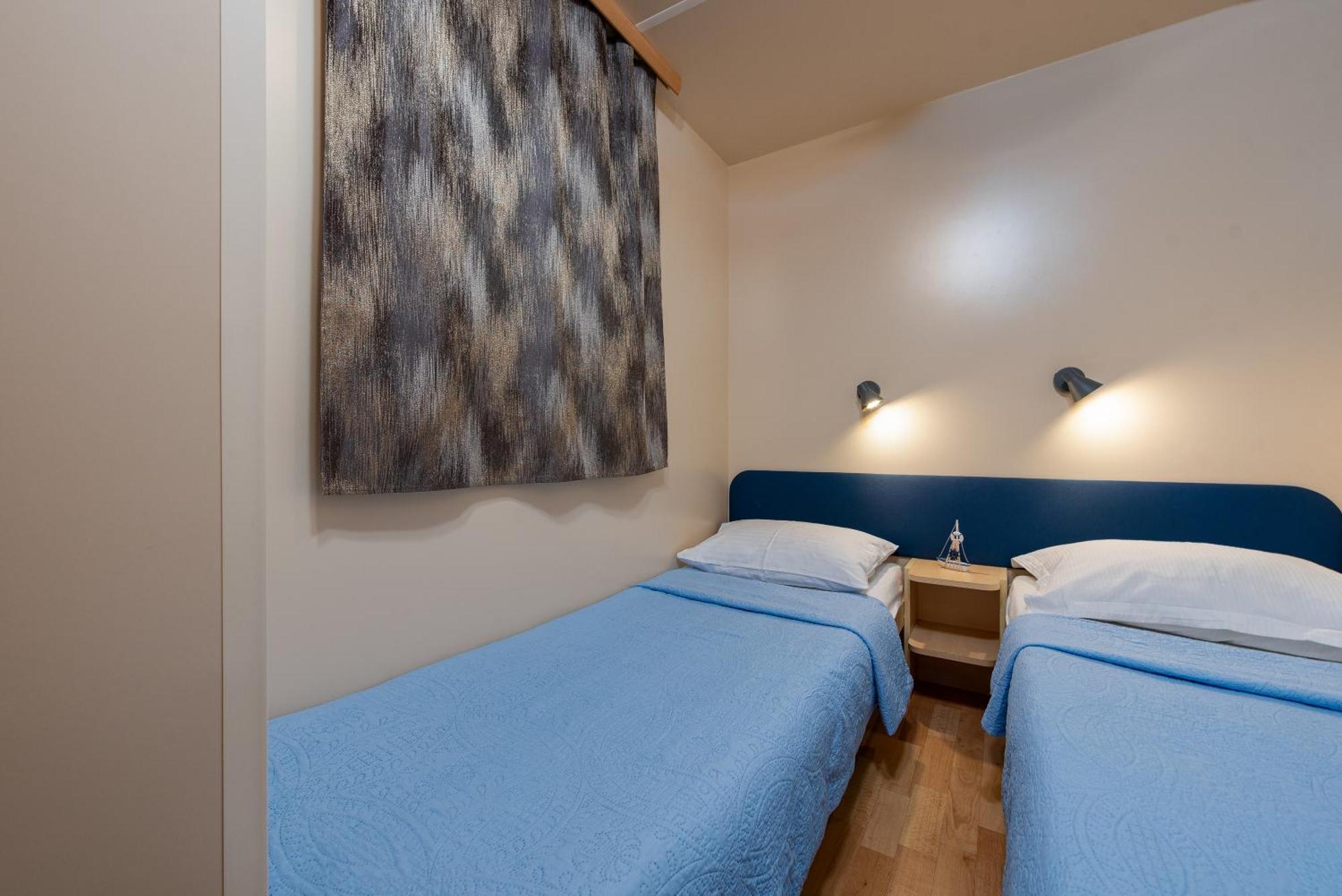 Camp Mrkva Mobile Homes With Pool Sukosan Room photo